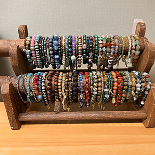 Join Santana Shopbell-Fryberg (Tulalip) in making a stone and/or crystal bracelet. 