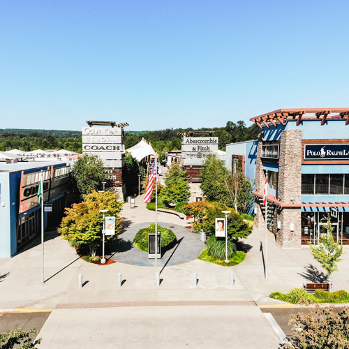 Seattle Premium Outlets features an upscale collection of over 130 designer names from women's apparel and jewelry to sporting goods.