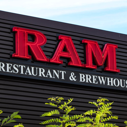 The Ram Quil Ceda Village - Brewpub chain featuring rotating house beers & easygoing American grub in family-friendly environs.